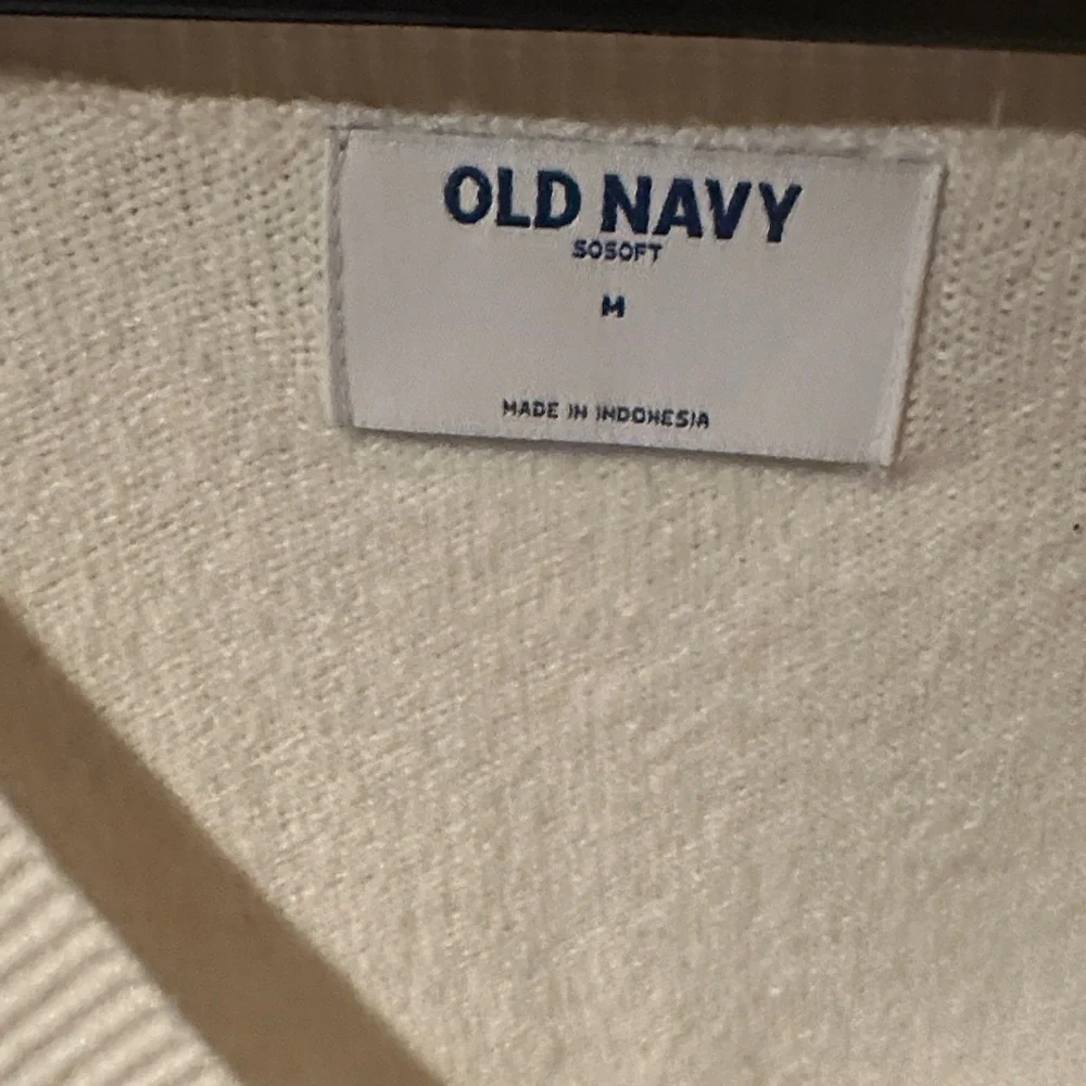 Old Navy Women's Soft Cream V-Neck Sweater - Picture 2 of 3